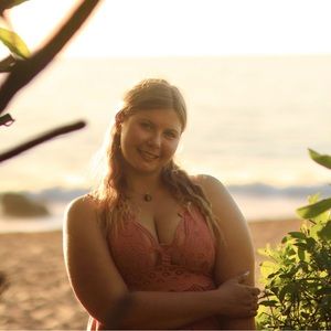 Meet your Posher, Cecilia